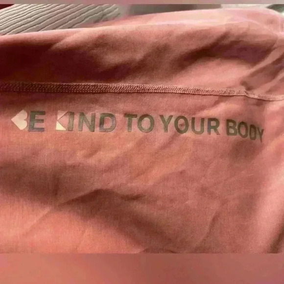 Sleek Sweat - Ultra Soft Relaxed Fit Crew Neck Sweatshirt for Women - Picture 5 of 5